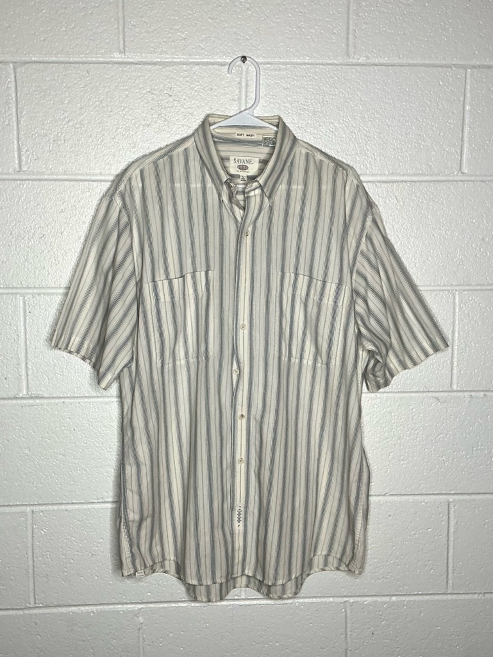 < Men’s Savane No Wrinkles Striped Cotton Button Up Shirt >